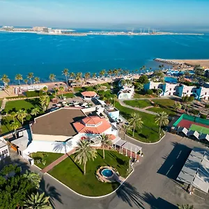 Resort Bm ****